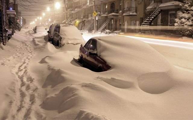 Роструд разрешил россиянам опаздывать на работу из-за снегопадов