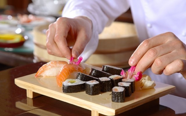 Суши, роллы, якитори: доставка блюд японской кухни в Екатеринбурге