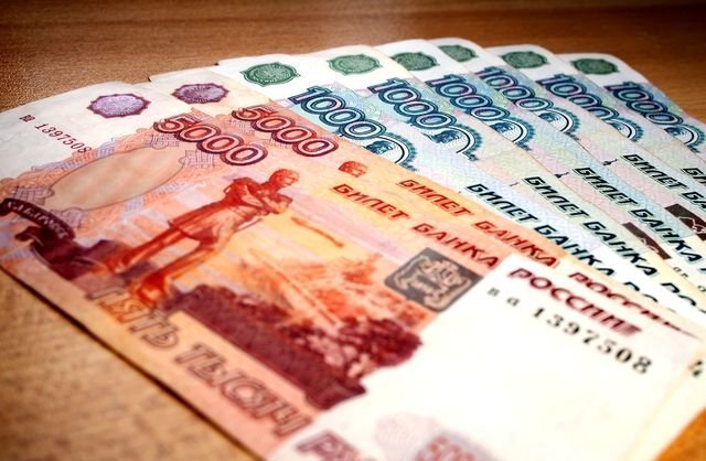 В Челябинской области первоклассник раздал друзьям более 200000 рублей