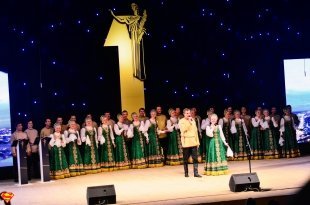 Церемония открытия Первого Уральского открытого фестиваля российского кино