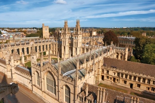 УрФУ и Оксфордский университет оказались в одном списке лучших вузов мира