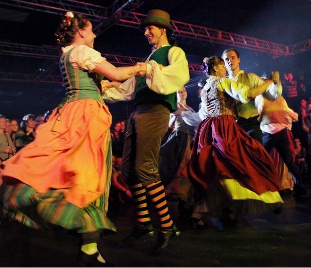 В ДК "Камаз" разучивают ирландские танцы к Хэллоуину