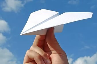 Сургут установит рекорд России по бумажным самолетикам 
