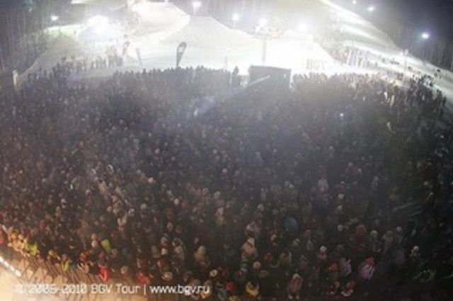 Толпа, которая собралась на зимнем фестивале BGV в 2009-2010