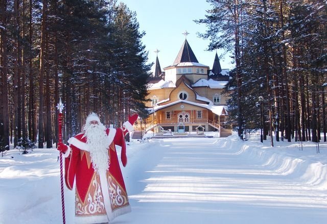 Дед Мороз встречает гостей в Великом Устюге.