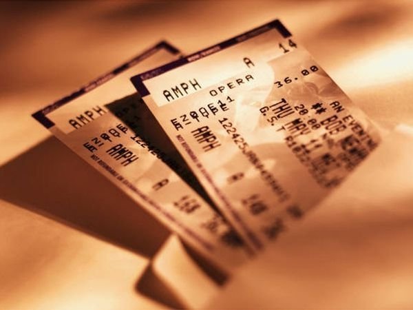 27 марта можно будет купить билет в театр с большой скидкой