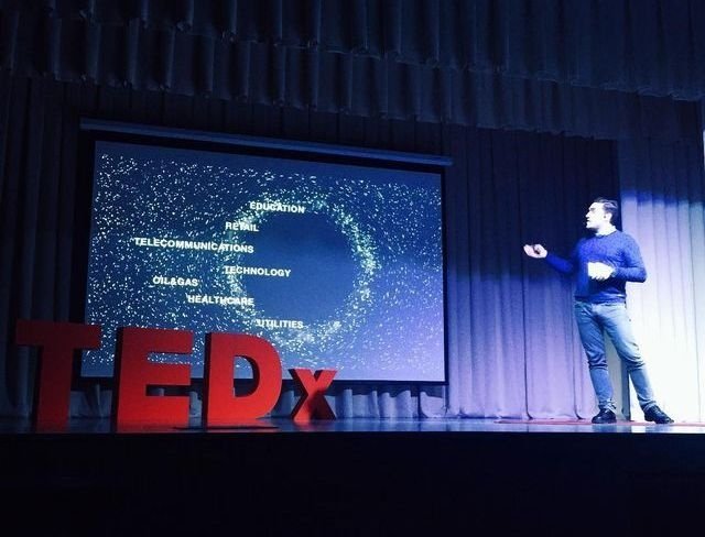 Павел подкорытов — основатель Napoleon It на первой конференции TEDx в Челябинске.