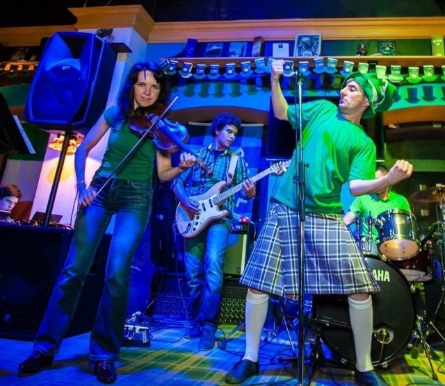 Жарим ирландский фолк в Кургане: концерт кавер-группы Scotch‘n’Beer Band в Harat's pub