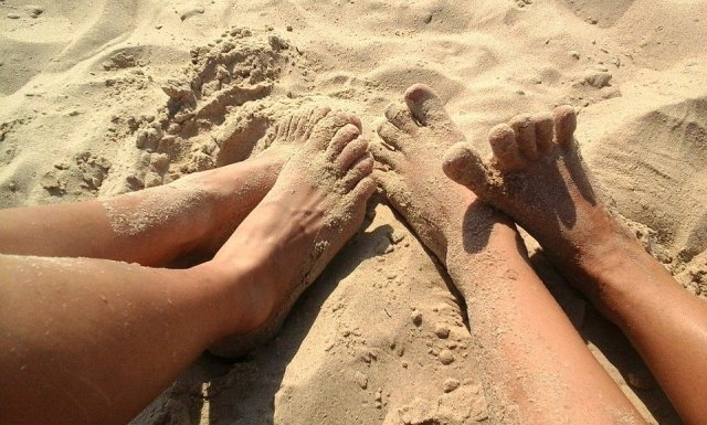 Красноярский пляж готовят к сезону: на остров Отдыха завозят песок 