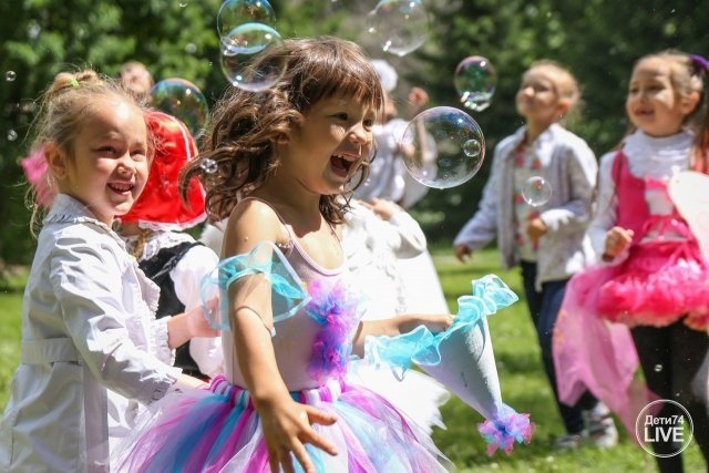В горсаду им. Пушкина пройдет летний детский фестиваль с карнавалом и парадом колясок