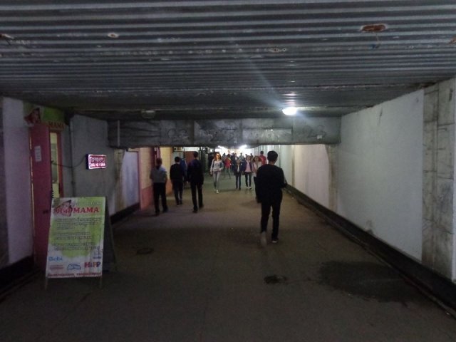 В карагандинской подземке напротив Дворца горняков исчезли прилавки с дешевыми товарами.