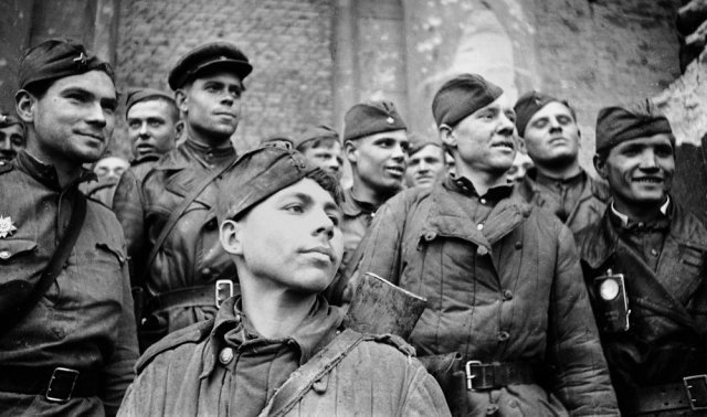 Исторический квест «1943. Всё для фронта»!