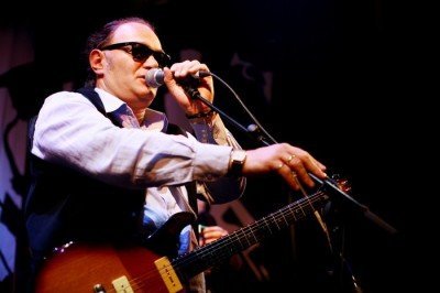 Гия Дзагнидзе (вокал, гитара) и Modern Blues Band