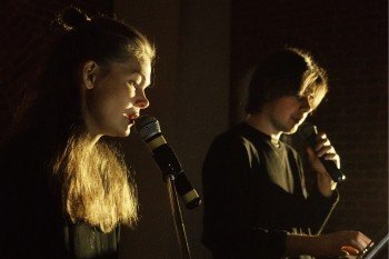 петь