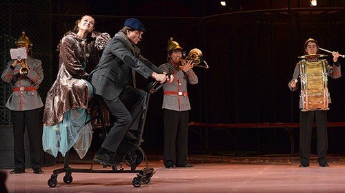 Невольницы, спектакль