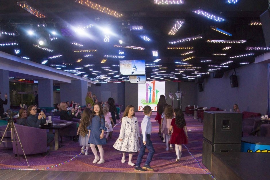 Детский модный показ «Kids Fashion Show» в Selfie bar Корстон
