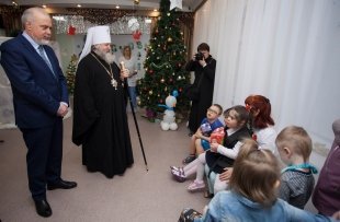 Митрополит Павел и Вадим Шувалов поздравили с Новым годом детей с ограниченными возможностями