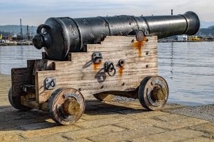 Компания Microsoft выпустила игру и побила мировой рекорд, выстрелив из пушки человеком