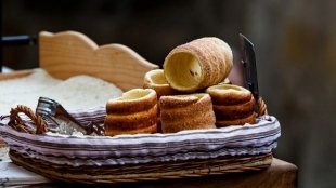 Челябинцы пробуют чешскую выпечку в «Трдельнике»