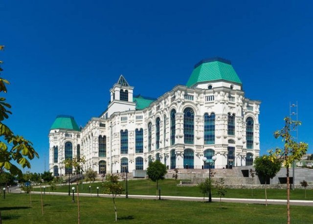 Кино под открытым небом в Астрахани