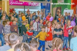 Конкурс детских рисунков «Мама, Папа, Я — мы велнесс-семья» завершился веселым праздником