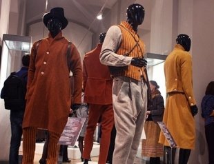 В Краеведческом музее покажут хайповые вещи XVIII века и современные Gucci и Moschino