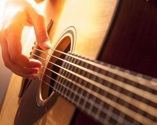 В Челнах проведут фестиваль гитарной песни "Батарейка"
