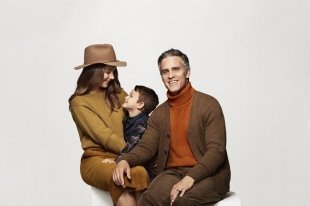UNIQLO представил новую коллекцию трикотажных изделий из кашемира, мериносовой шерсти и овечьей шерсти премиум класса