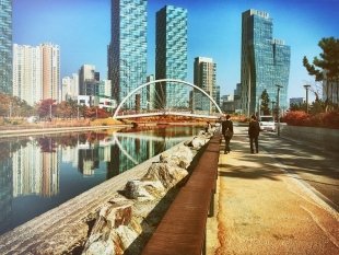 Семь современных городов, куда хочется немедленно переехать