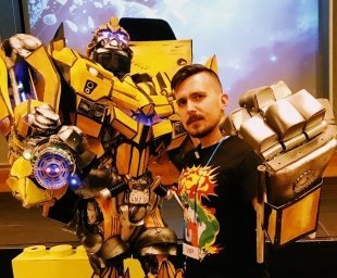 «Я хочу, чтобы люди перестали считать обложки Marvel эталоном»: Денис Оптимисстер — о видосах на Youtube и издании авторских комиксов