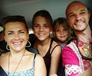 В «кругосветку» с детьми: дочь златоустовского «снежного барса» 4 года путешествует на парусной яхте