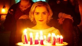 «Маньяк» с Эммой Стоун, триллер про ревность «Грязный Джон» и другие хорошие новые сериалы на каникулы