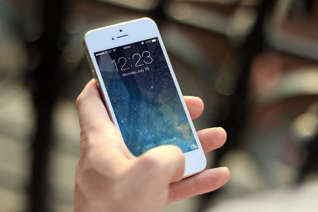 В «Связном» 15 минут продавали iPhone 8 за 6 тысяч