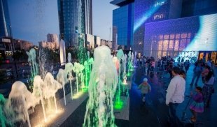 Как попасть на медиафасад Ельцин Центра и получить 140 тысяч рублей