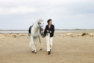 UNIQLO представляет новую коллекцию INES DE LA FRESSANGE Весна-Лето 2020