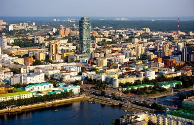 «Русское Радио» — выбор сотни тысяч жительниц Екатеринбурга: результаты опроса показали почему.