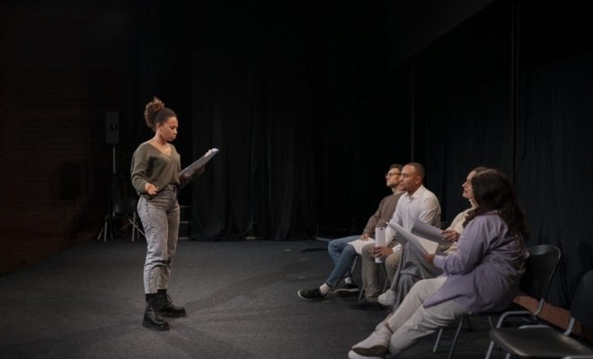 Шла Саша по шоссе