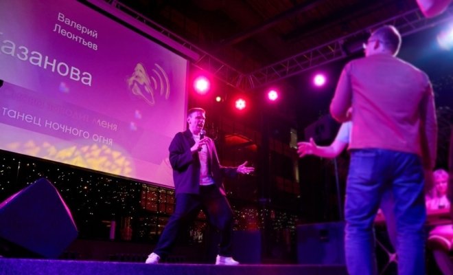 Музыкальное лото со стендап-комиком