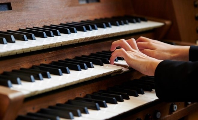 Органный вечер в соборе при свечах. Зима в старой Европе