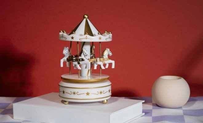 Мастер-класс по росписи шкатулки и декоративного украшения с лошадкой