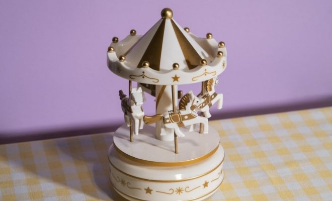 Мастер-класс по росписи шкатулки с лошадками в цирковой эстетике