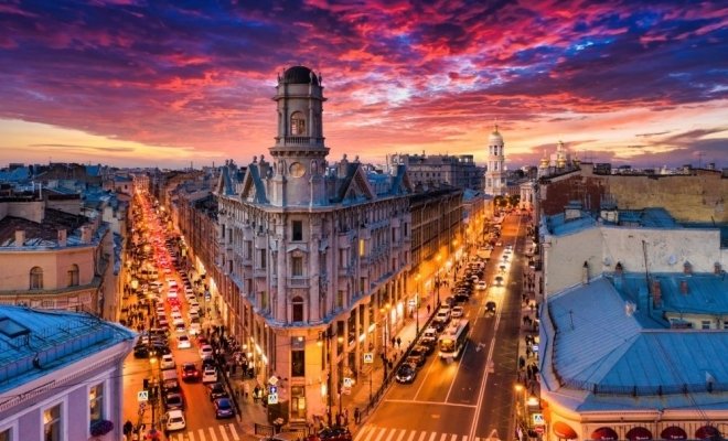 Дворы, парадные и коммуналка Довлатова — самая петербургская прогулка