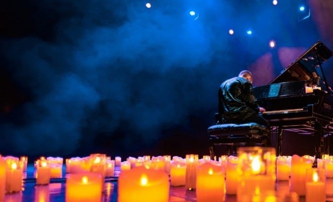 Вечер в Париже при свечах