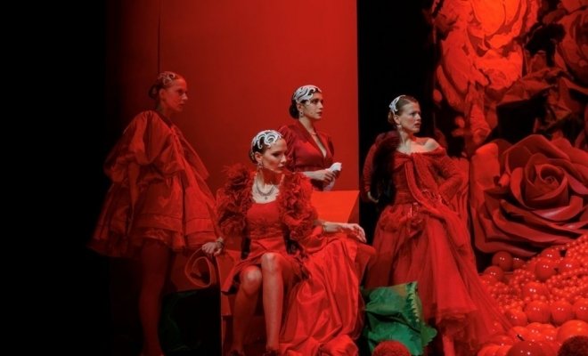 8 разгневанных женщин