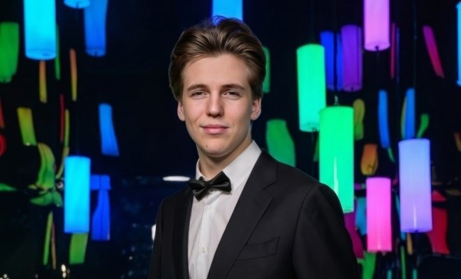 Арсений Сурин