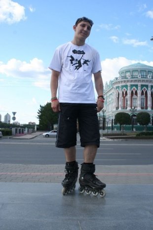 Сергей, 24 года, на роликах - Я планах скататься в Санкт-Петербург и Казань и опробовать их поверхности своими роликами.