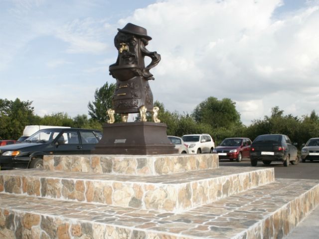 Памятник Мойдодыру установили в Казани