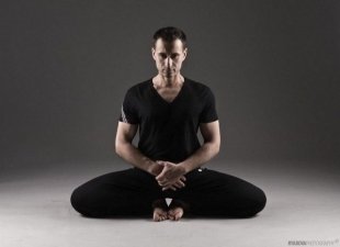 Родион Жуков, 43 (Йога Y23): "Осознанная практика: дыхание, движение, контроль ума и тела. Ежи всех стран!!! Осознавайте!" Родион Жуков, 43 (Йога Y23): "Осознанная практика: дыхание, движение, контроль ума и тела. Ежи всех стран!!! Осознавайте!"