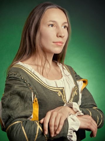 В городе работает мастерская по пошиву исторического костюма.