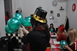 Гадание на кофейной гуще в кофейне CheeseCake, организованное Женским клубом Ольги Рябых.